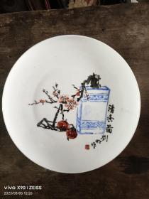 画家刘明手绘“清香图”瓷盘