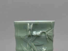 宋龙泉窑青瓷浮雕一夜成名虫草纹竹节笔筒13.2/13厘米a