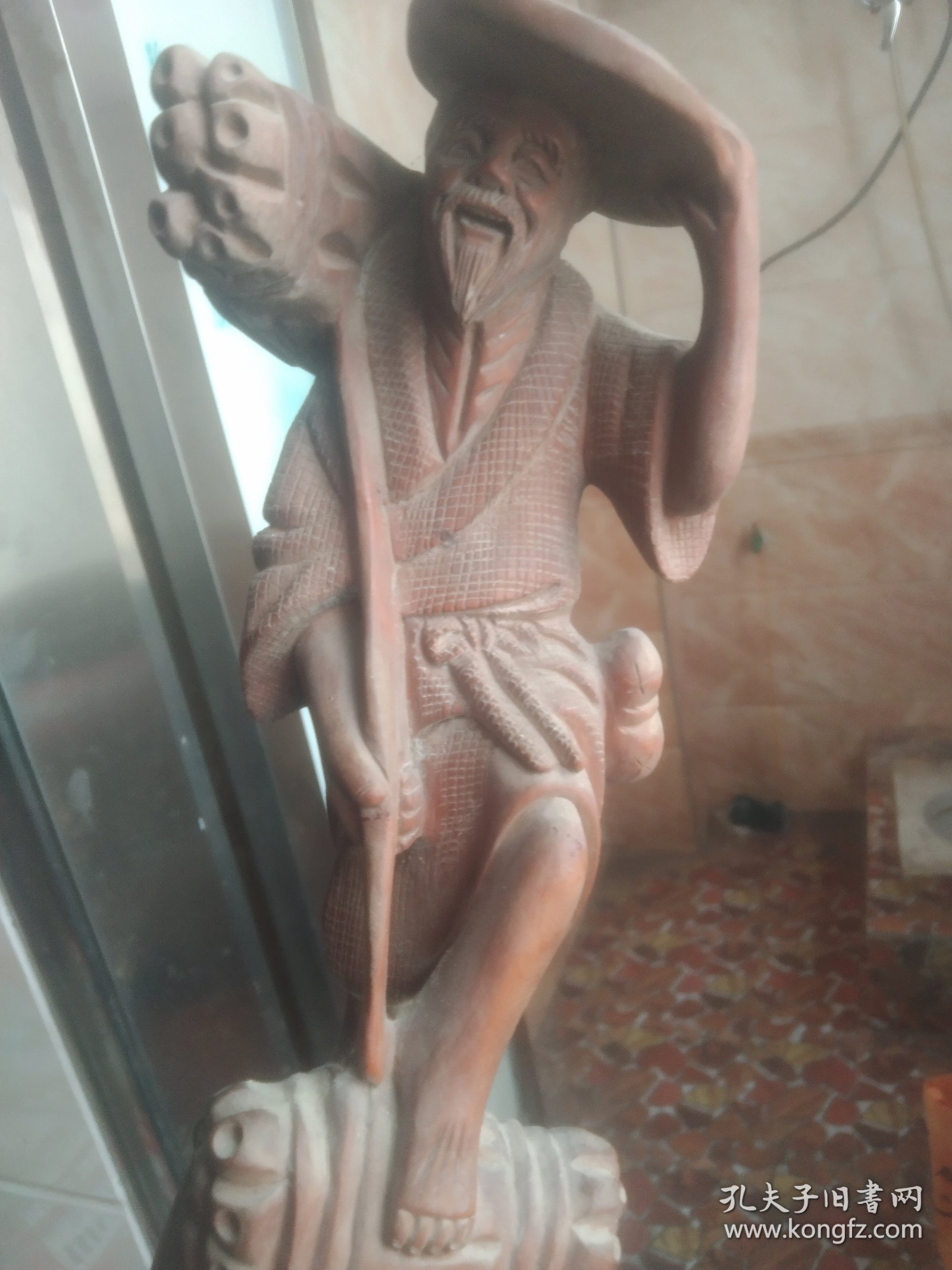 黄杨木纯手工刻樵夫 底有裂纹 卖个手工钱都不够高32Cm