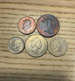 英国中年伊丽莎白女王1、2、5、10、20便士硬币五枚合售