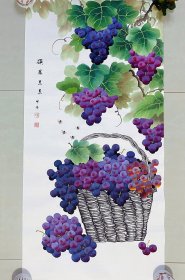 秋实，葡萄，纯手绘作品，假一赔万，山西省美协马唤凤老师的原创大作，实际画的比照片拍出来要漂亮的多，葡萄和小鸡的刻画入木三分，很有意境，写意画看整个构图，非常棒。尺寸1米×50公分，三尺整张的，家里客厅，卧室，书房，玄关，中堂，茶室都可悬挂，朋友结婚，新房乔迁，过节送礼再好不过了，闭眼入的一副佳作。