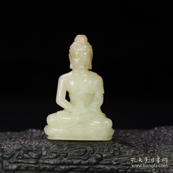 旧藏 和田玉佛，玉质细腻油润，包浆老道，尺寸 长 3.9厘米，宽 2.3厘米，高 5.8厘米，重 45.3克