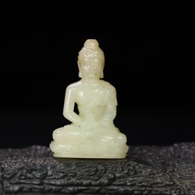 旧藏 和田玉佛，玉质细腻油润，包浆老道，尺寸 长 3.9厘米，宽 2.3厘米，高 5.8厘米，重 45.3克