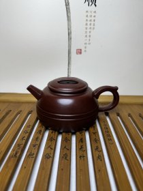 紫砂牛盖壶
