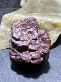 精美罕见红皮立体纹戈壁黑金刚原石一块