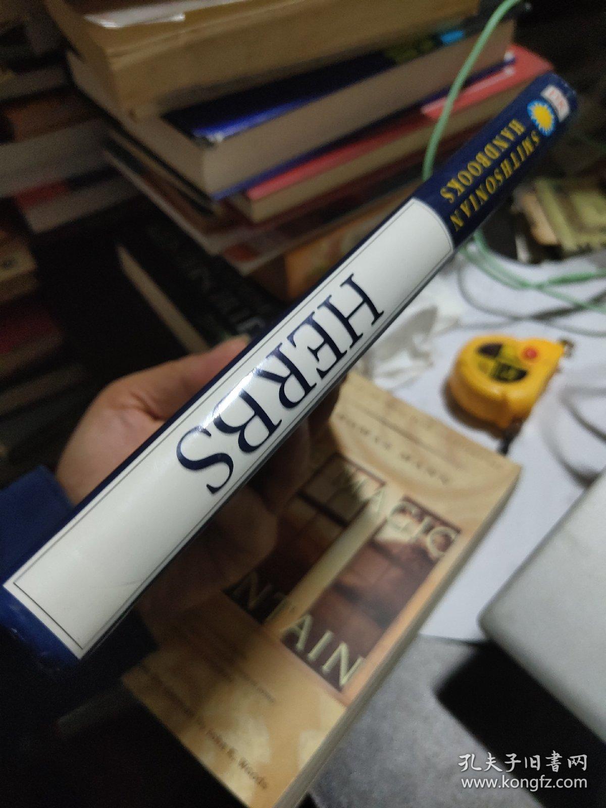 DK Smithsonian Handbooks Herbs:The Clearest recognition guides available 草药手册，DK出品，清晰且全面图片是鉴别草药最好的指南