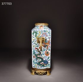 旧藏回流大清乾隆斗彩镶铜鎏金龙凤纹琮式瓶！
