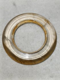 辽金水晶三才环，品相完整，无磕无碰无柳裂，环上面的那几条是水晶棉线，不是裂，看图。