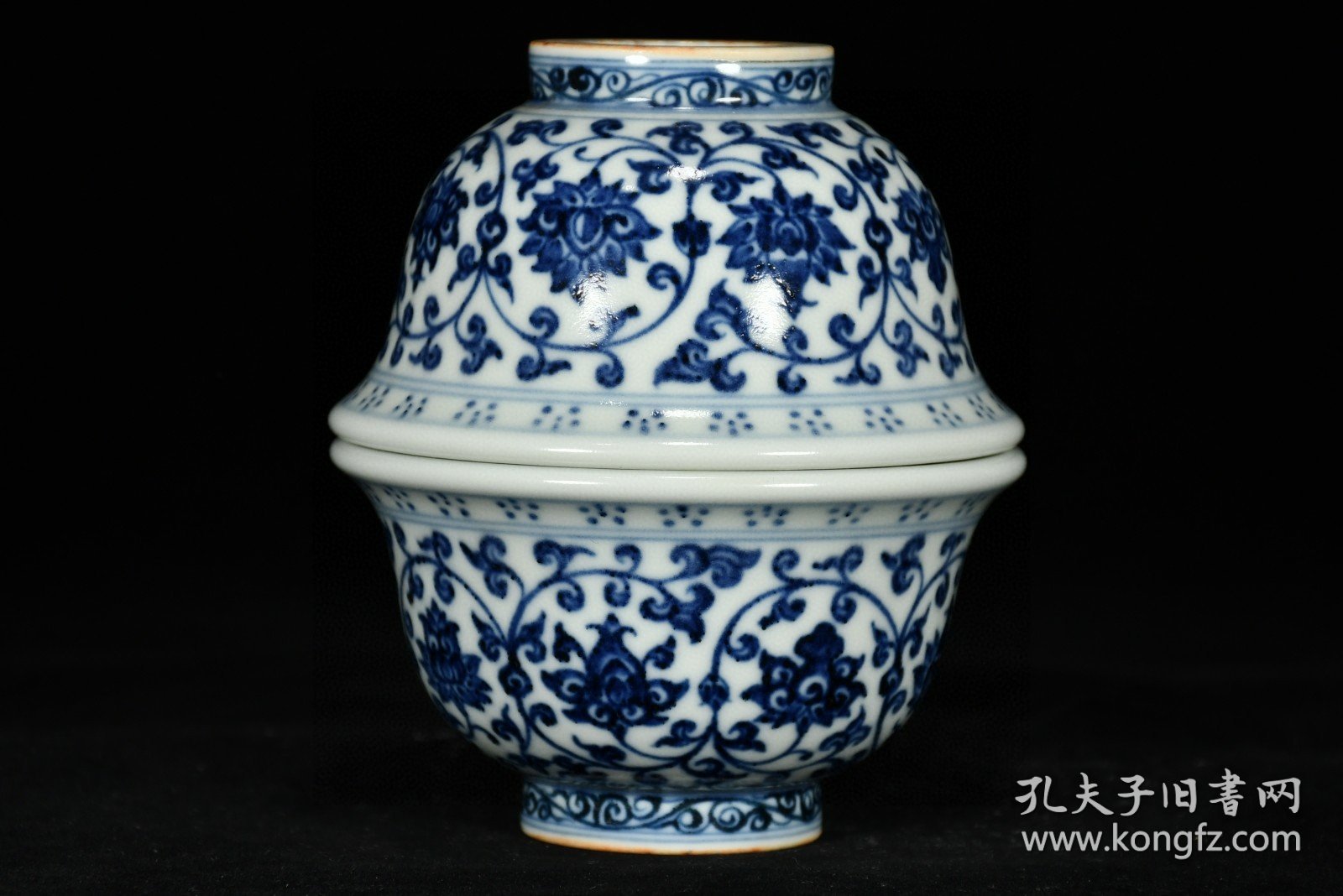 旧藏 明永乐青花缠枝莲纹压手杯 高5厘米 直径9.5厘米