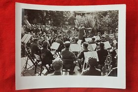1971年国际友人欣赏军乐团演奏