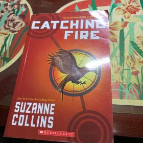 英文原版 Mockingjay (The Hunger Games) Paperback. Suzanne Collins（全三册）