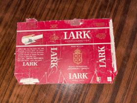 烟标  LARK  外国烟标