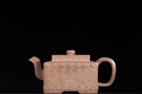 泥绘诗文贴塑如意纹四方紫砂壶款识：邵旭茂 清代高 8.5×16.8cm