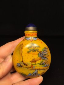 老琉璃手工外画山水鼻烟壶，包浆厚重，宽58mm高80mm厚35mm，重约120克