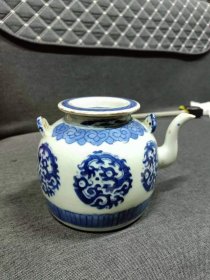 清代青花瓷茶壶