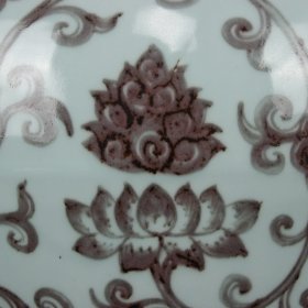 明洪武永乐时期釉里红缠枝莲花托八宝纹大罐 （有釉窑裂） 高35.2厘米 直径43厘米