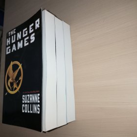 英文原版 Mockingjay (The Hunger Games) Paperback. Suzanne Collins（全三册）正版