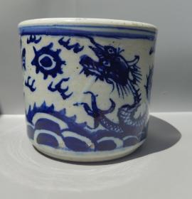 清代青花双龙戏珠香炉，品相完整