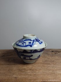 清代青花茶碗，有磕冲