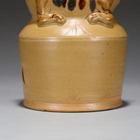 唐代 长沙窑点彩狮坐瓶 尺寸:高22.5公分 直径11.5公分