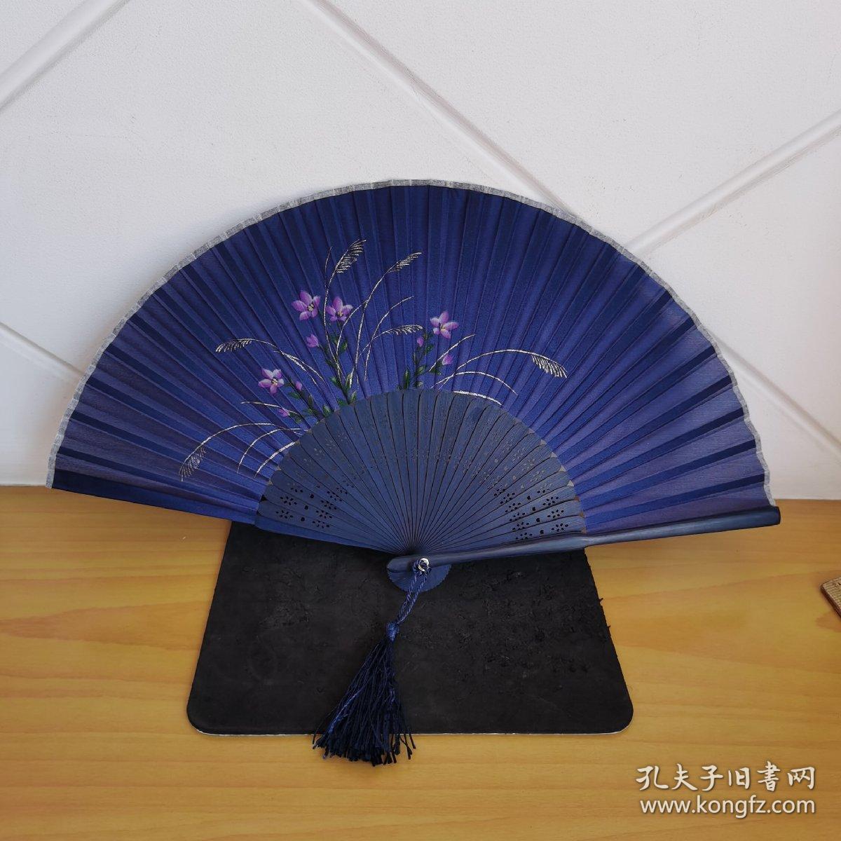 工艺品：《花卉》扇子