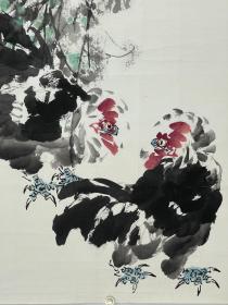 鲁 风  尺寸  124/80  托片 
1939年生，原名杨守森，山东鄄城人。中国花鸟画家。1964年毕业于贵州大学艺术系。从事工艺美术设计16年，1980年成为专业画家。曾先后在国内外发表作品近千幅，在贵州、宁夏、天津、高雄、山东、北京等地举办个展。作品入选全国六、七、八届美展。有《鲁风花鸟画集》两种发行。现为贵州省政协八届委员、贵州美协副主席、贵州花鸟画研究会会长、