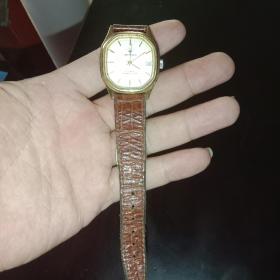 老上海钻石手表走得很准（机械表功能正常）