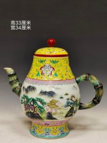 美品·款识“大清乾隆年制”精工细作满工粉彩山水纹竹节执壶。
