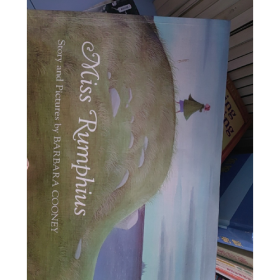 Miss Rumphius:30th Anniversary Edition 《花婆婆》30周年纪