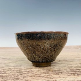 建窑油滴盏，古董古玩老物件收藏
高7.5厘米，直径12.5厘米