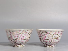 清乾隆 珐琅彩梅花纹杯