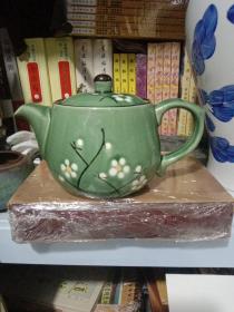 绿釉梅花茶壶