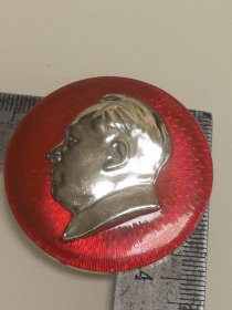北广革委会成立纪念毛主席像章4.6cm