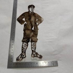 毛主席全身正面像剪纸3（红军时期）（25*12cm）