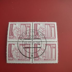 民德1973年柏林亚历山大广场世界时钟邮票，方联随机发