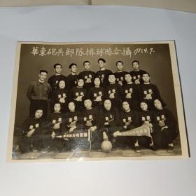 1951.4.7华东炮兵部队排球队合摄含陈肇彦等21名