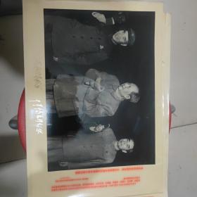 通信兵第2次学习毛主席著作积极分子代表大会赠宣传画 三张合售，两张有破损，详见图片