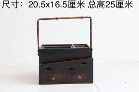 中医针灸医箱，榉木影子材质，口沿为紫檀材质，内有铜内胆，为点燃酒精药棉为银针消毒，小格子放药棉、酒精等医疗器械一，正面有两屉，抽屉上面为放加长银针的地方，设有竹提系，保存完好，尺寸如图
