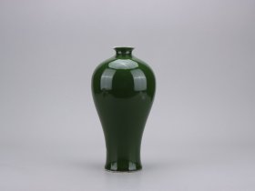 乾隆绿釉梅瓶