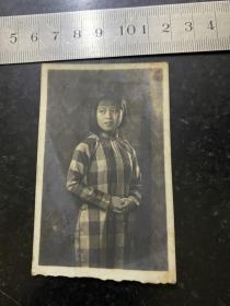 1939年的旗袍美女留影老照片 小姑娘非常漂亮
