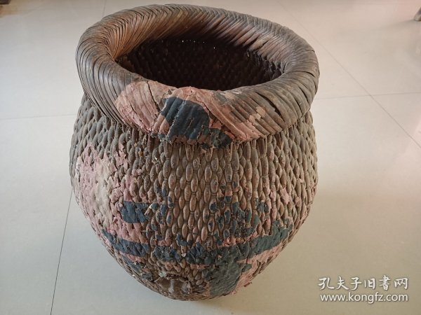 手工藤编老勾斗 米斗 身子一处残洞老补图六图九。高37，外直径24内口径18