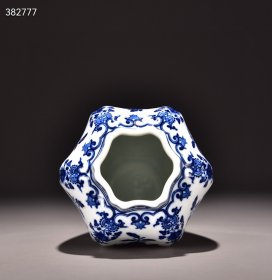 旧藏大清乾隆青花折枝瓜果花卉纹罐！