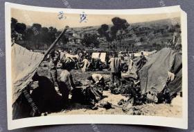 抗战时期 山西地区山脚下安营扎寨的日军 银盐老照片一枚