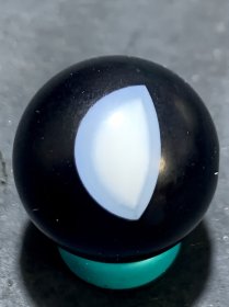 精品亚光药师玛瑙随形象形日月同辉圆珠一颗！