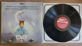 Tchaikoosky; Swan Lake & Sleeping Beauty Suites
Herbert Von Karajan, Vienna Philbarmonic orchestra
柴可夫斯基:天鹅湖，睡美人，套房
冯.卡拉场指挥
黑胶唱片LP12寸