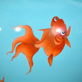 清慎德堂松石绿矾红描金金玉满堂纹天球瓶；37x25厘米