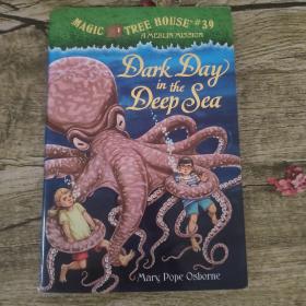 Dark Day in the Deep Sea (Magic Tree House, No. 39)神奇树屋系列