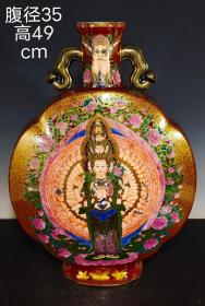 雍正年制精工手绘珐琅彩描金唐卡报月瓶，器型周正，胎体厚重，整体施釉均匀饱满，品相完整  。
