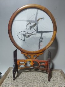 #24121307，湘绣工艺摆件，品如图。