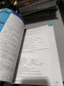English Grammar in Use Book with Answers and Interactive eBook：Self-Study Reference and Practice Book for Intermediate Learners of English